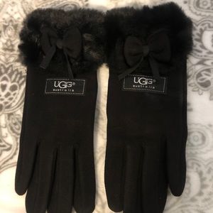 Ugg gloves